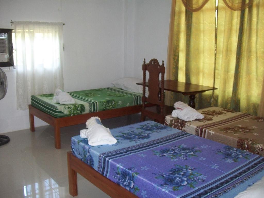 Charm Guest House Puerto Princesa Camera foto